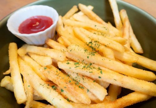 加齢臭が怖いオジサンとオバサンは｢居酒屋のフライドポテト｣を食べてはいけない